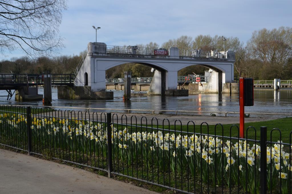 The Lensbury Resort Teddington Luaran gambar